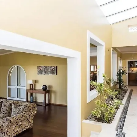 Casa Tradicional Com Bela Vista Villa